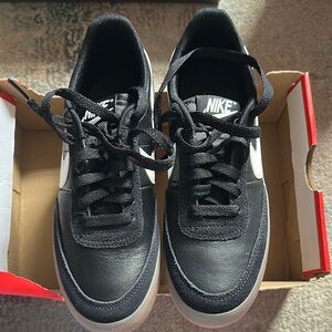 Nike Black Sneakers